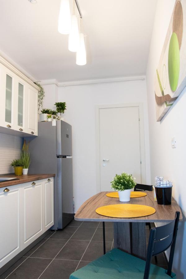 Lazo Two Room- Luxury Apartment Bukarest Eksteriør billede
