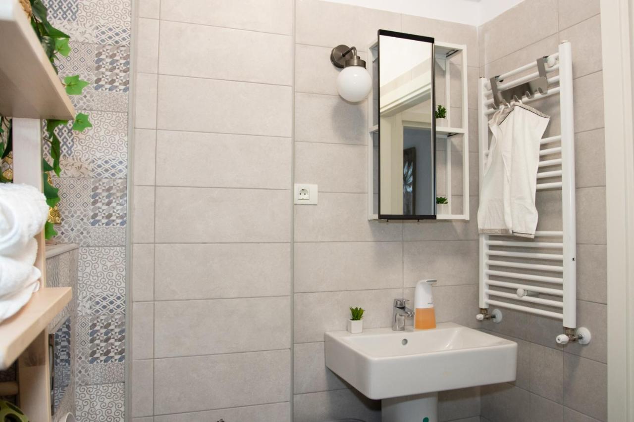 Lazo Two Room- Luxury Apartment Bukarest Eksteriør billede